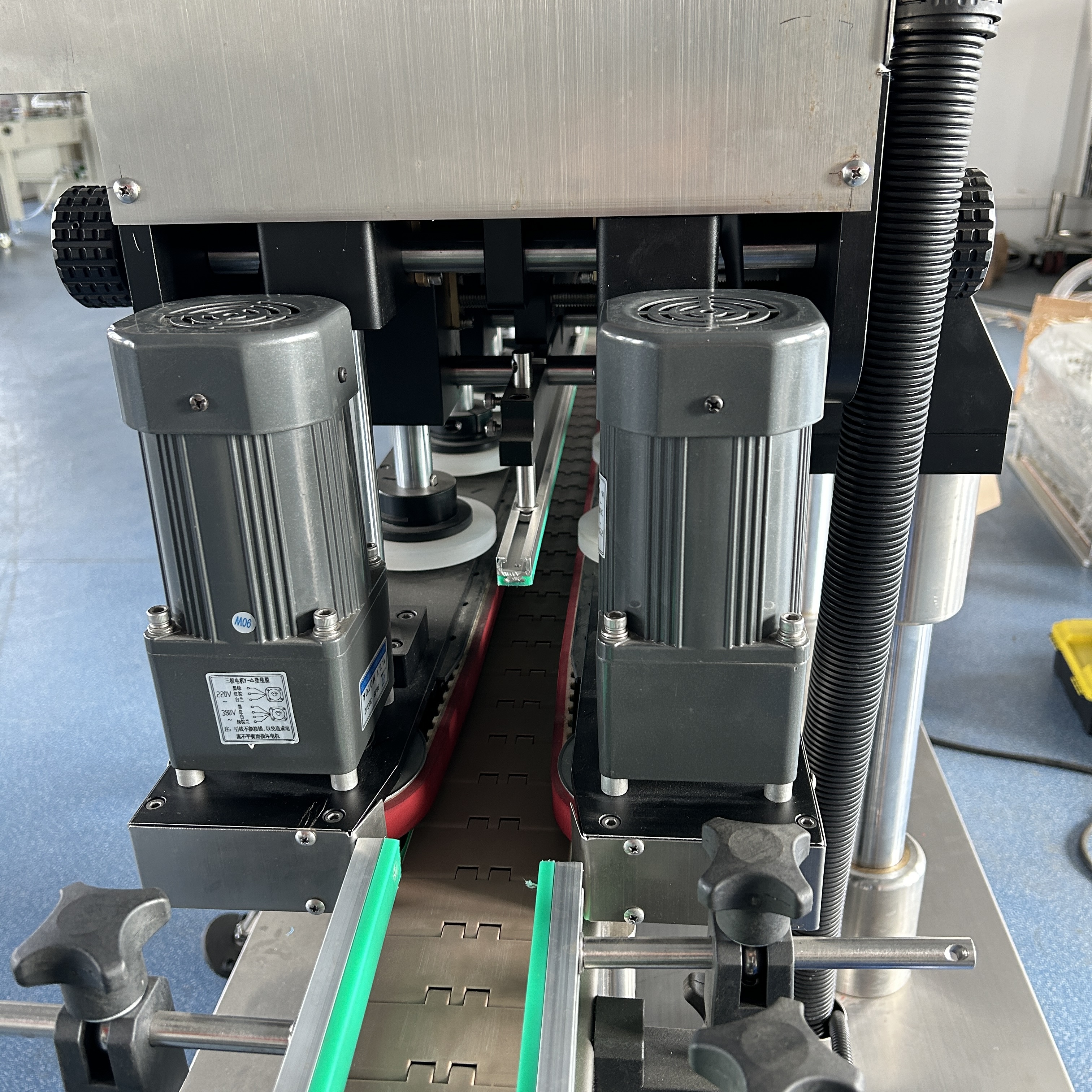 SPX Full Capping Machine Linear Capping